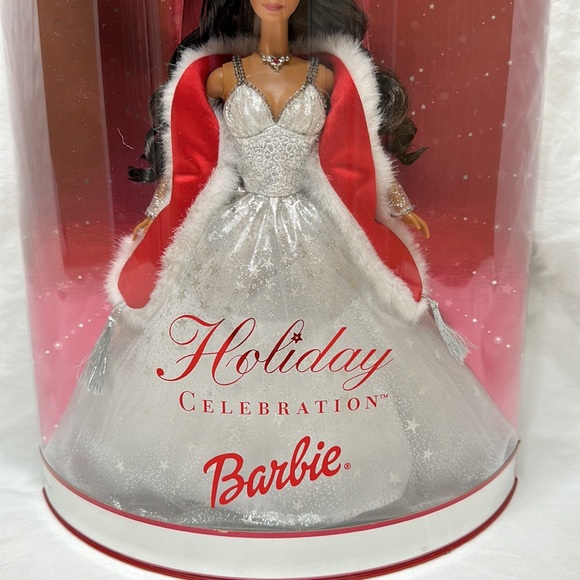 Holiday Celebration Barbie - Picture 3 of 10